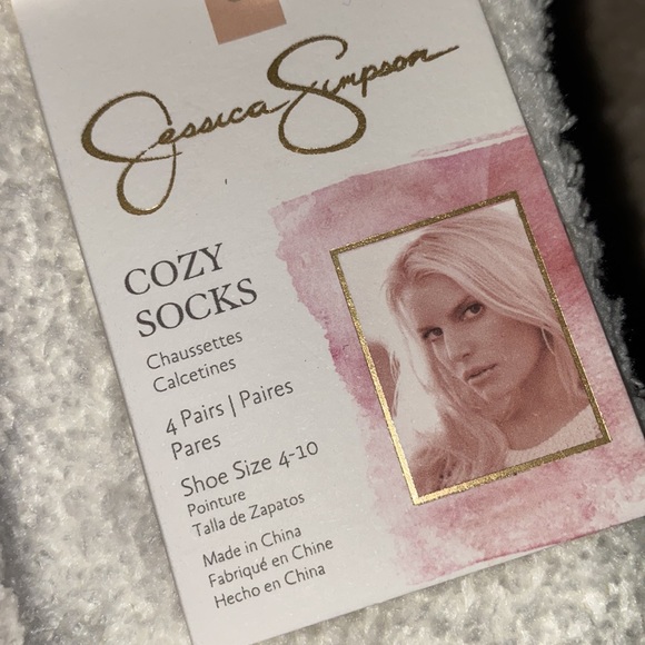 NEW 4pk cozy “be kind” socks - Picture 4 of 10